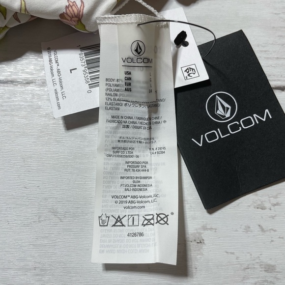 Volcom
Women's Big Poppy V Neck Bikini Top L cottage core boho sexy slimming - Picture 7 of 9